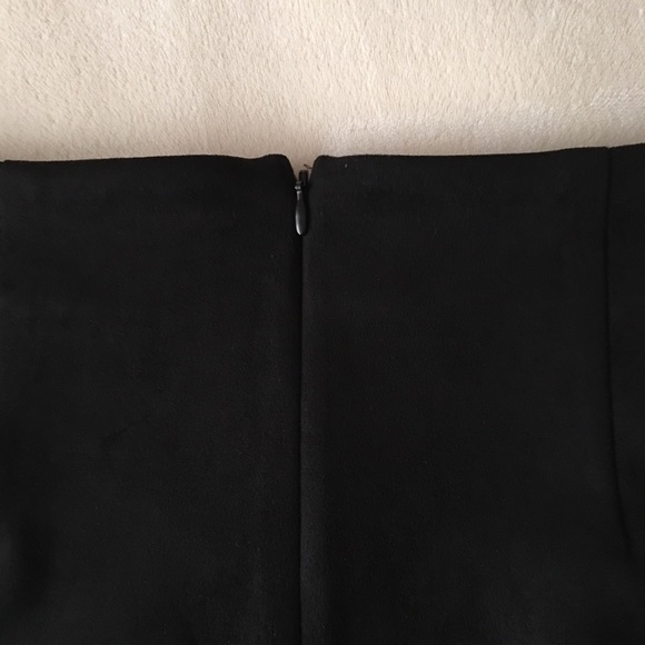 Forever 21 faux suede mini skirt - Picture 3 of 5